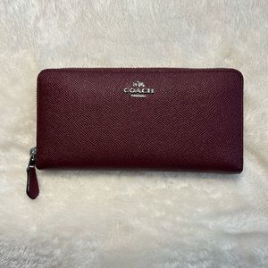 COACH Zipper Wallet, Burgundy Leather w/Silver Accents